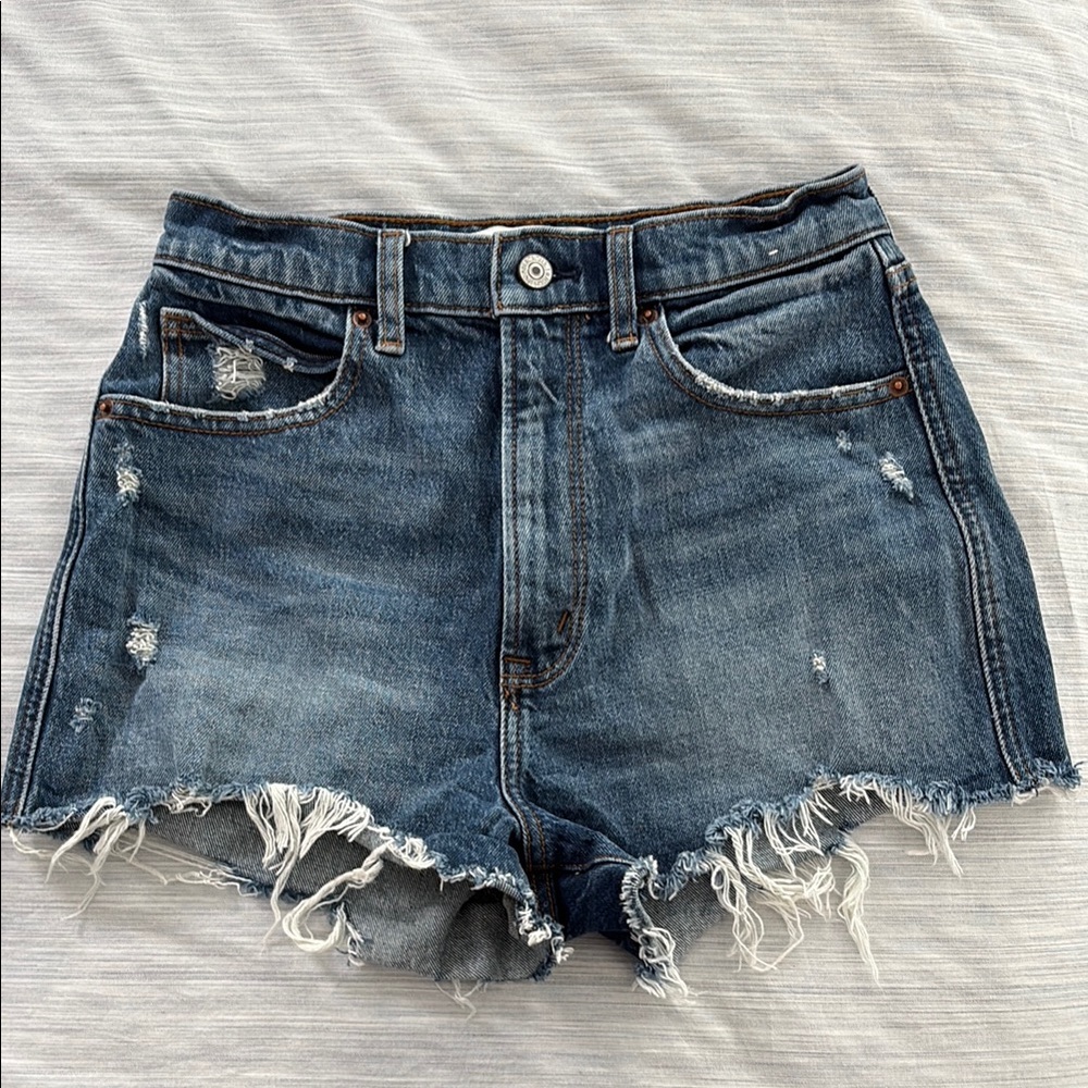 Abercrombie & Fitch Ultra High Rise Mom Short